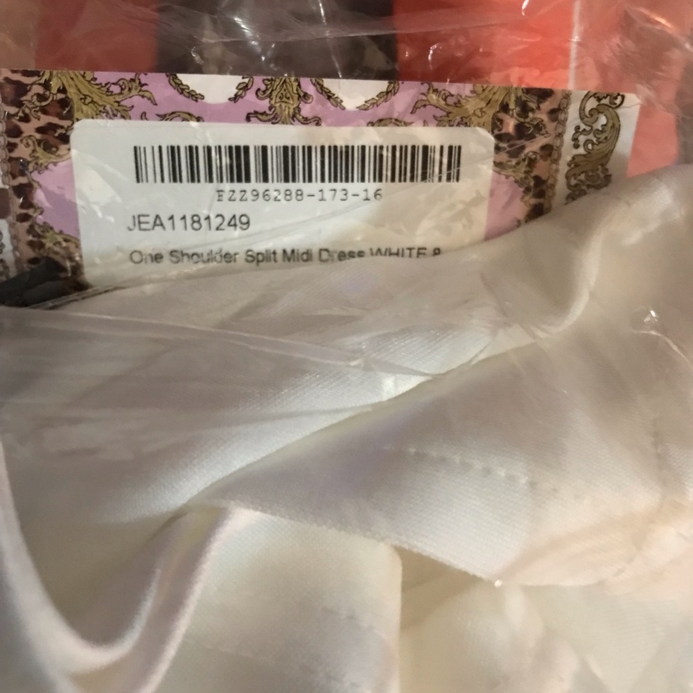 NWT “Boohoo One Shoulder Split Midi Dress” Color: White US Size 4 - Picture 6 of 7